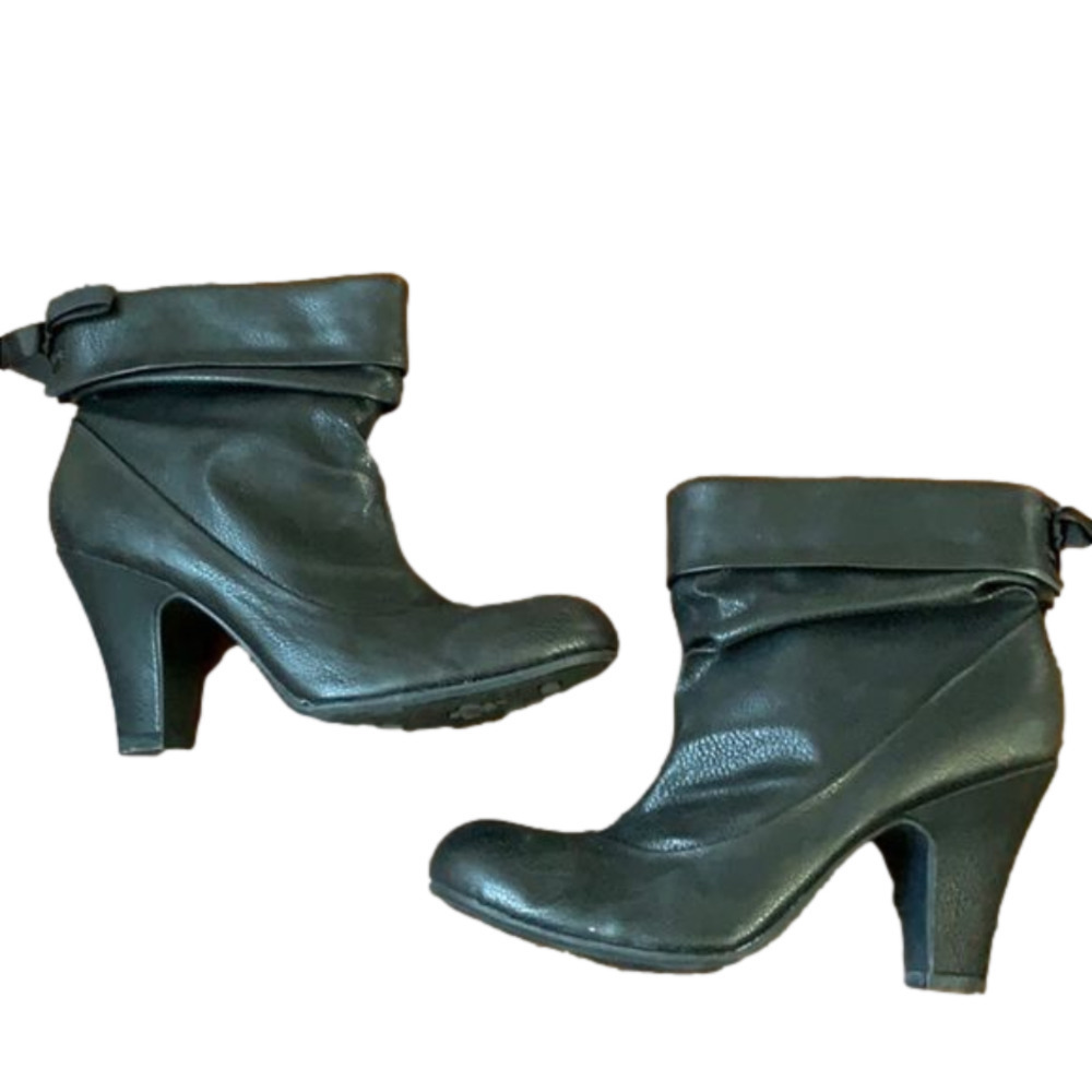 HOT Kiss Dignity Ankle Bootie Boots Shoes